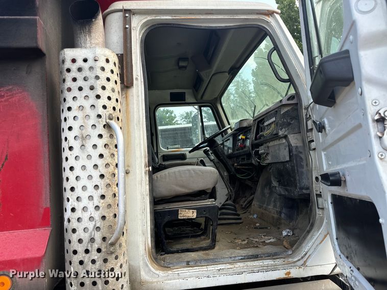 image for item OF9897 1997 International  2574 dump truck