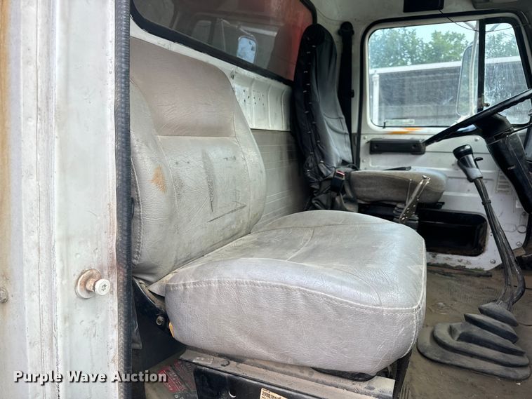 image for item OF9897 1997 International  2574 dump truck