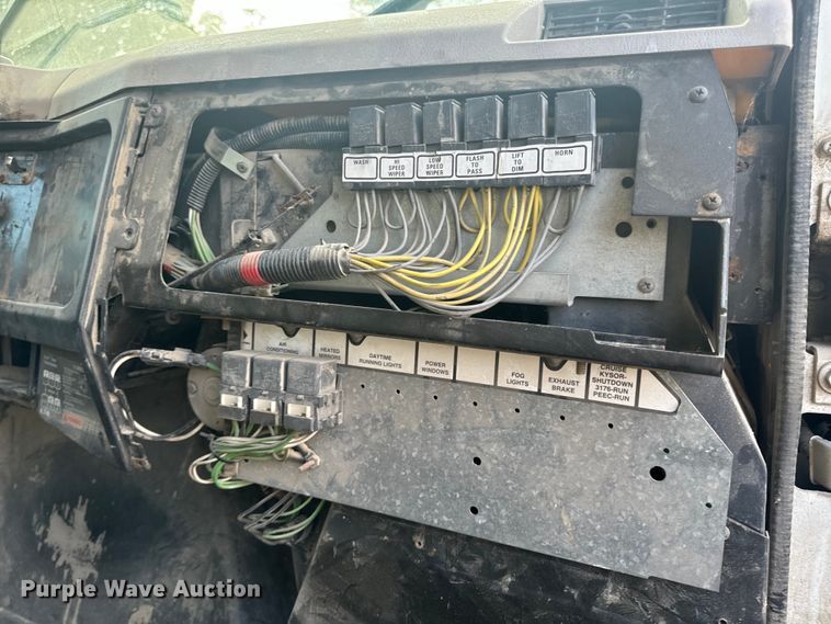 image for item OF9897 1997 International  2574 dump truck