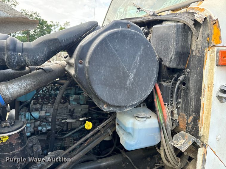 image for item OF9897 1997 International  2574 dump truck