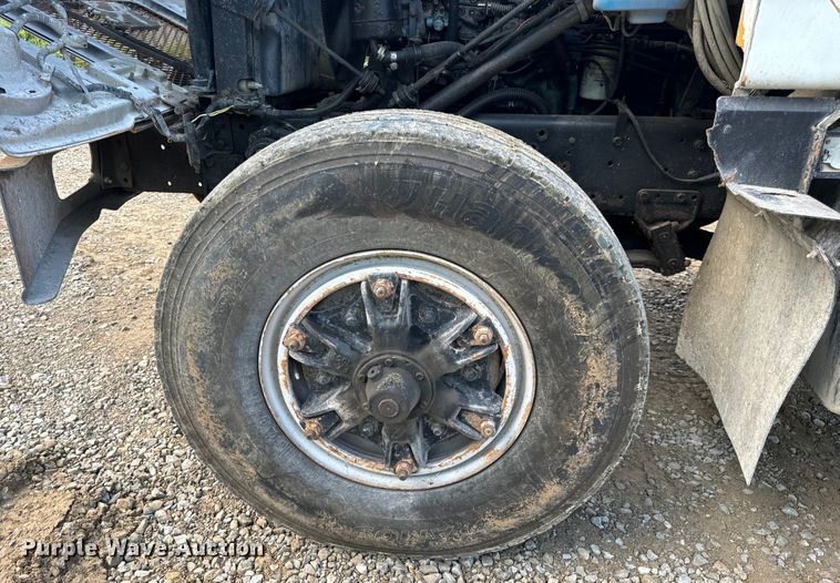 image for item OF9897 1997 International  2574 dump truck