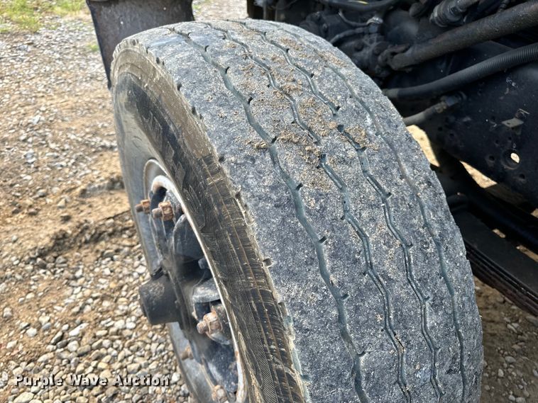 image for item OF9897 1997 International  2574 dump truck