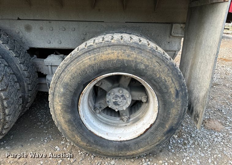 image for item OF9897 1997 International  2574 dump truck