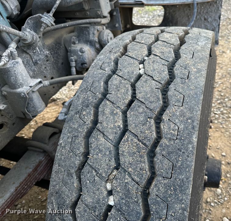 image for item OF9897 1997 International  2574 dump truck