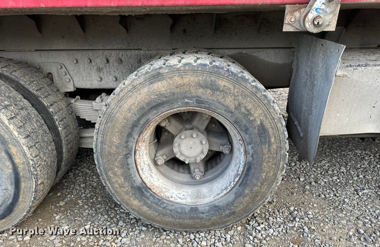 image for item OF9897 1997 International  2574 dump truck