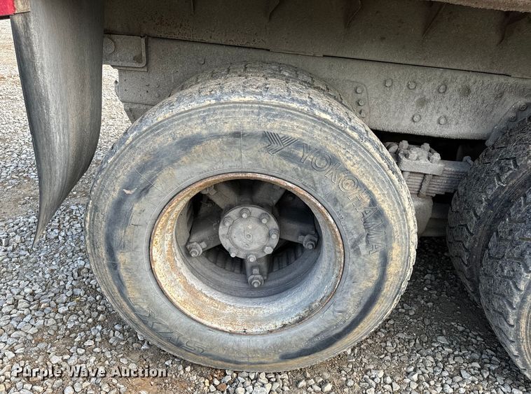 image for item OF9897 1997 International  2574 dump truck