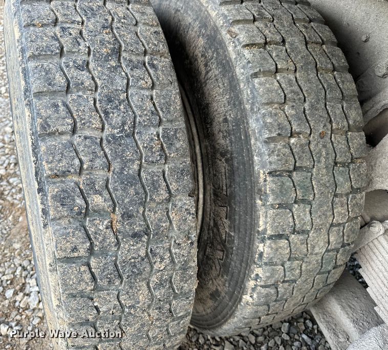 image for item OF9897 1997 International  2574 dump truck