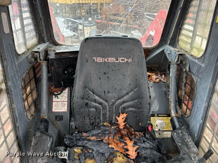 image for item OG9781 2004 Takeuchi TL140 tracked skid steer loader