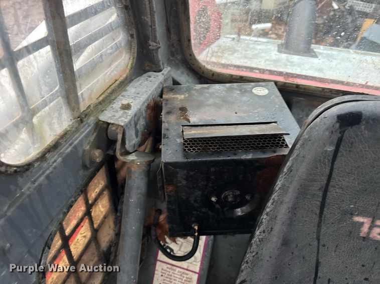 image for item OG9781 2004 Takeuchi TL140 tracked skid steer loader