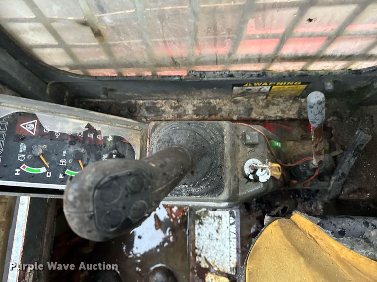 image for item OG9781 2004 Takeuchi TL140 tracked skid steer loader