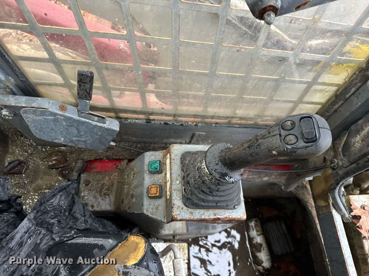 image for item OG9781 2004 Takeuchi TL140 tracked skid steer loader