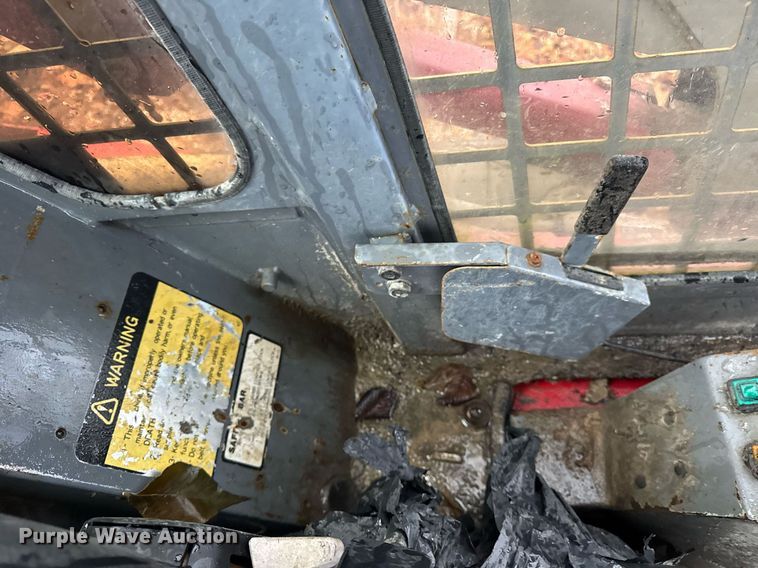 image for item OG9781 2004 Takeuchi TL140 tracked skid steer loader