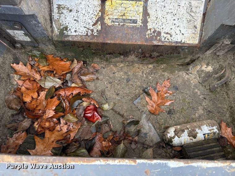 image for item OG9781 2004 Takeuchi TL140 tracked skid steer loader