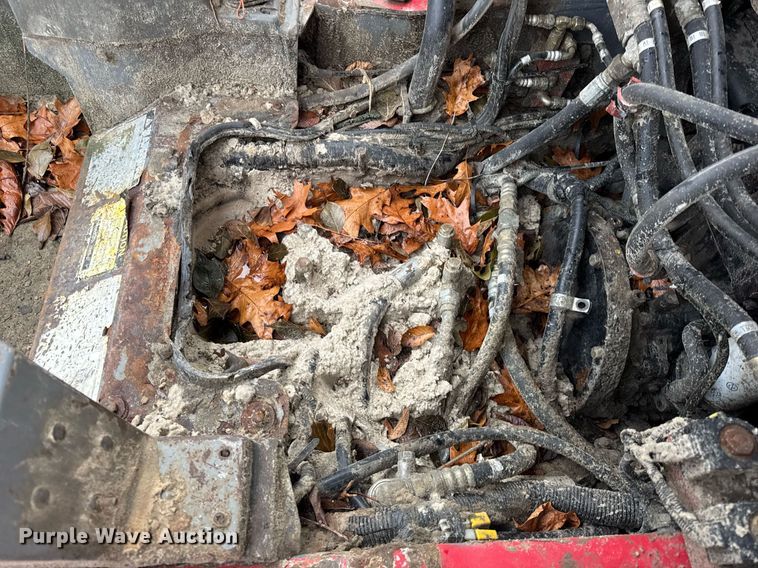 image for item OG9781 2004 Takeuchi TL140 tracked skid steer loader