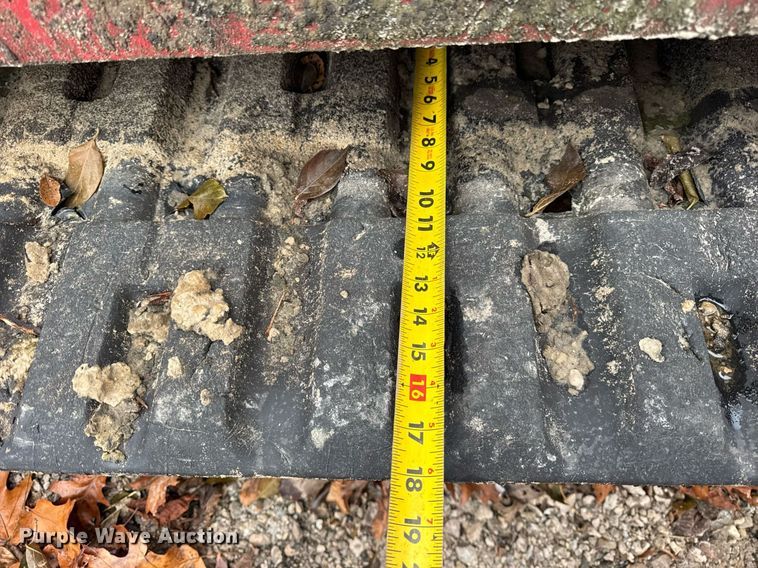 image for item OG9781 2004 Takeuchi TL140 tracked skid steer loader