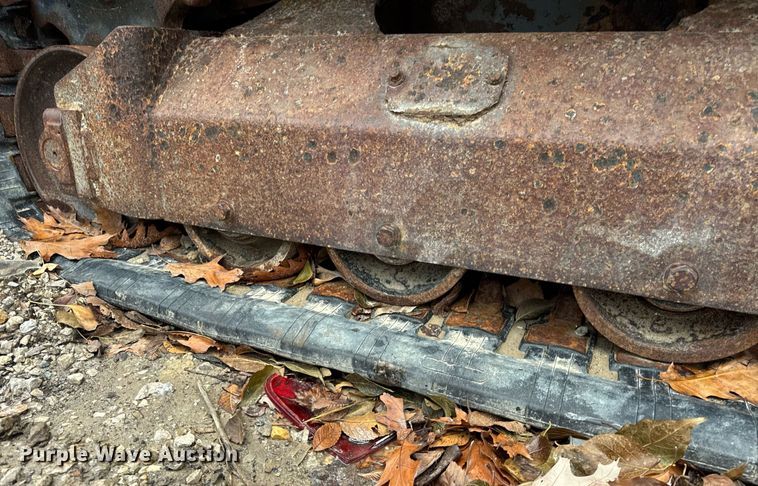 image for item OG9781 2004 Takeuchi TL140 tracked skid steer loader