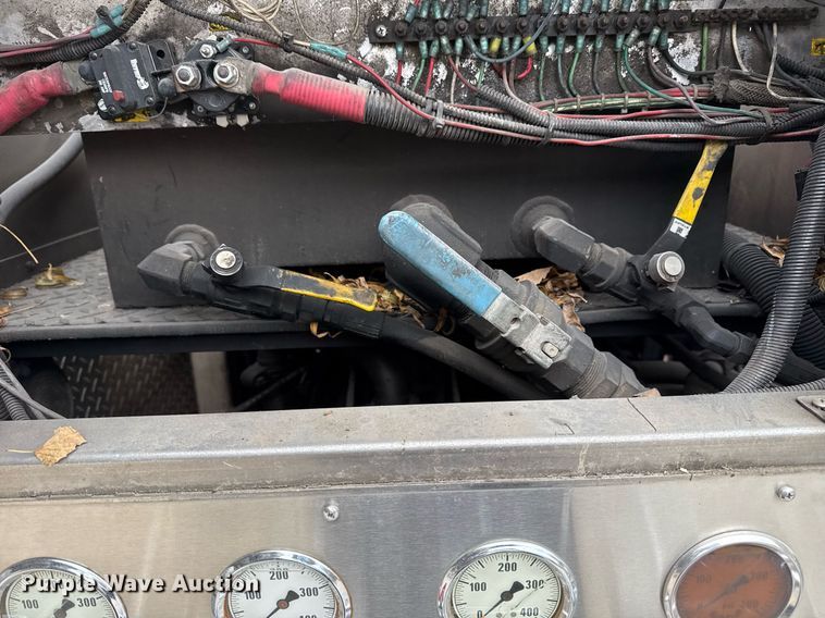 image for item DM5504 2006 American LaFrance Eagle ladder fire truck