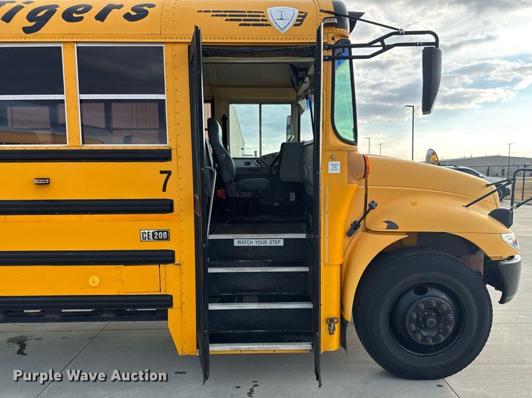 image for item DO0065 2005 IC CE200 school bus