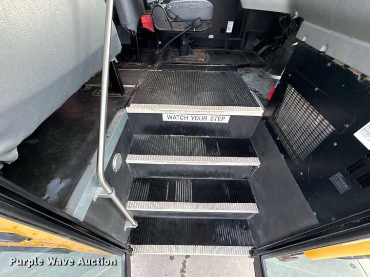 image for item DO0065 2005 IC CE200 school bus