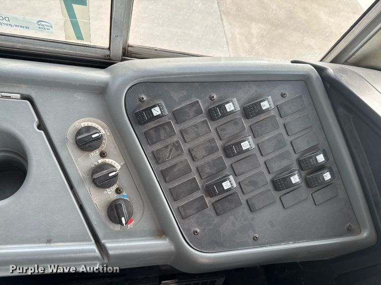 image for item DO0065 2005 IC CE200 school bus