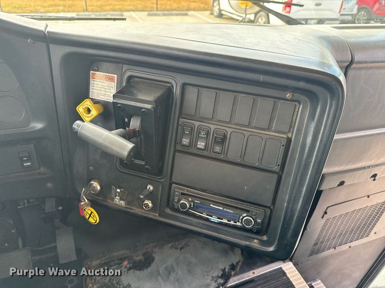 image for item DO0065 2005 IC CE200 school bus