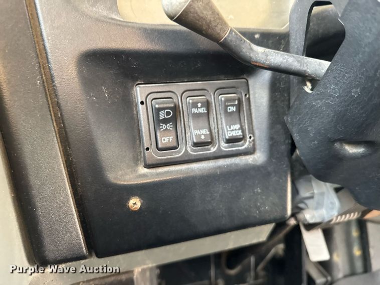 image for item DO0065 2005 IC CE200 school bus