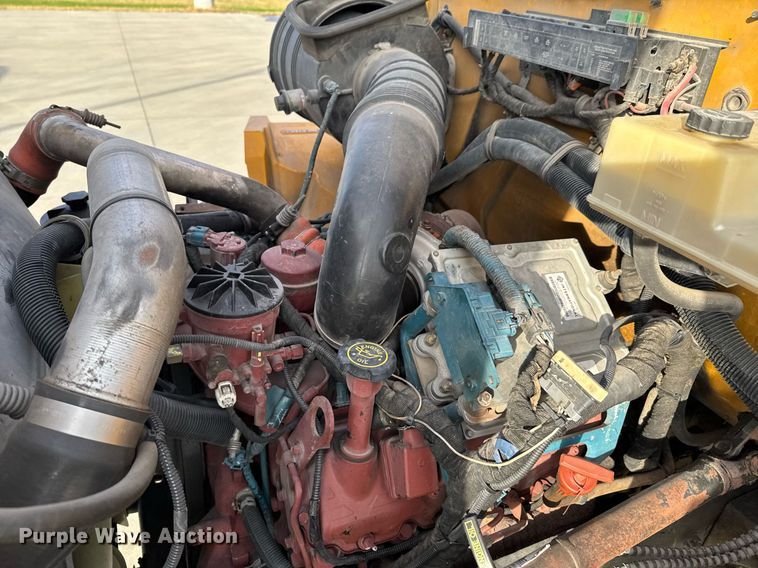 image for item DO0065 2005 IC CE200 school bus