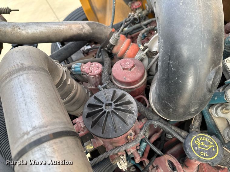 image for item DO0065 2005 IC CE200 school bus