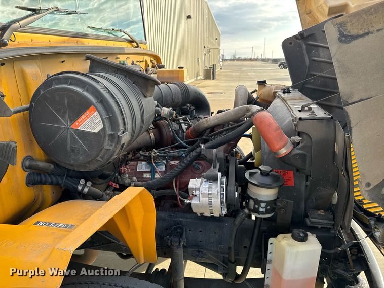 image for item DO0065 2005 IC CE200 school bus