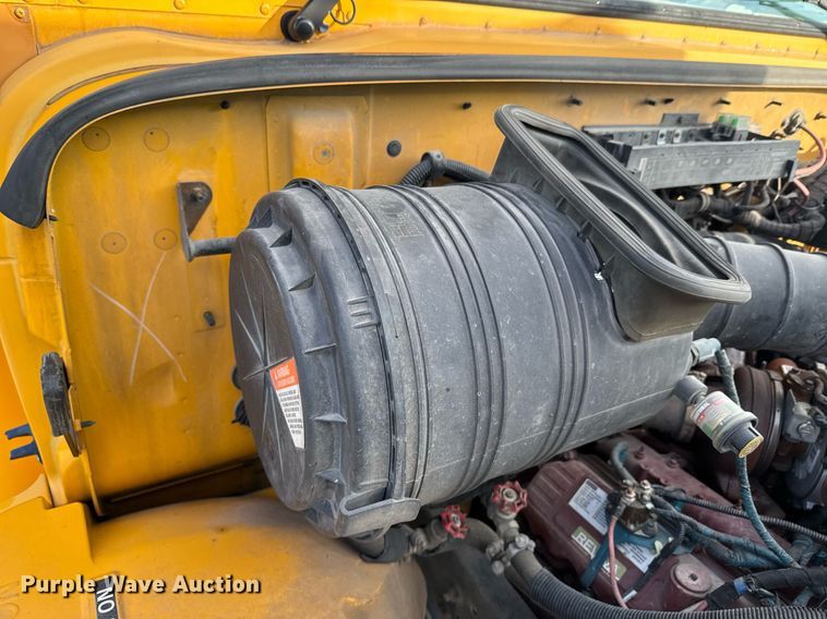 image for item DO0065 2005 IC CE200 school bus