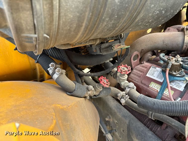 image for item DO0065 2005 IC CE200 school bus