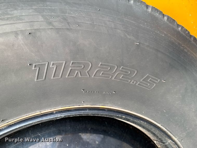 image for item DO0065 2005 IC CE200 school bus