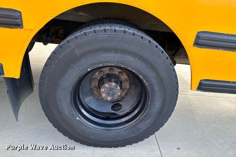 image for item DO0065 2005 IC CE200 school bus