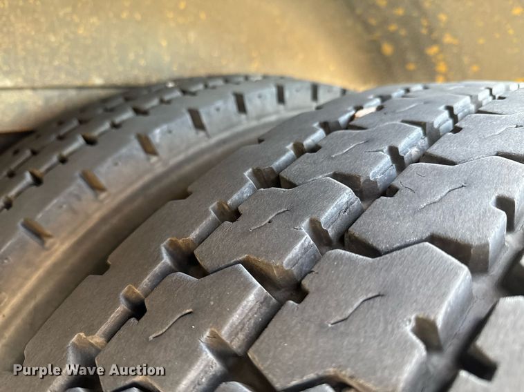 image for item DO0065 2005 IC CE200 school bus