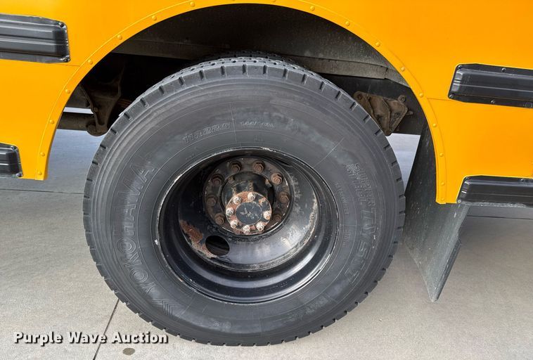 image for item DO0065 2005 IC CE200 school bus