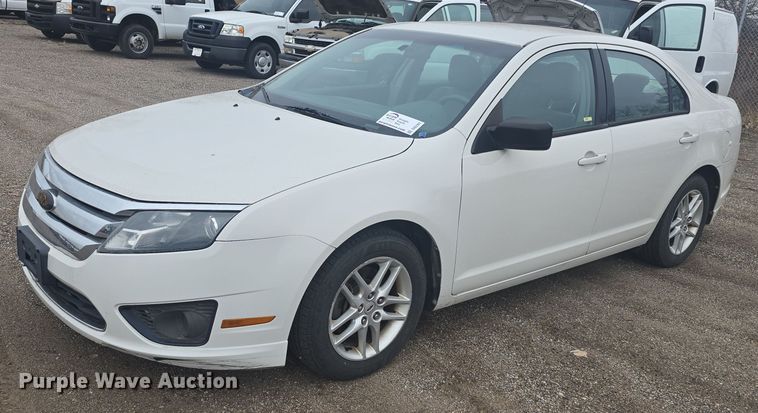 image for item DQ5361 2010 Ford Fusion S 