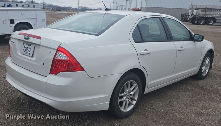 image for item DQ5361 2010 Ford Fusion S 