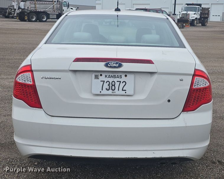 image for item DQ5361 2010 Ford Fusion S 