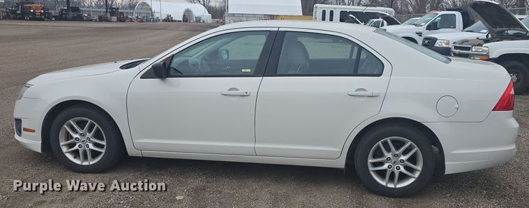 image for item DQ5361 2010 Ford Fusion S 