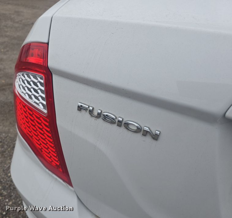 image for item DQ5361 2010 Ford Fusion S 