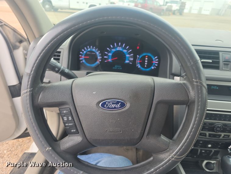 image for item DQ5361 2010 Ford Fusion S 