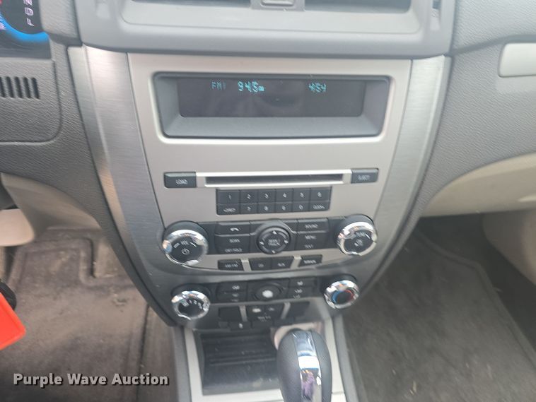 image for item DQ5361 2010 Ford Fusion S 