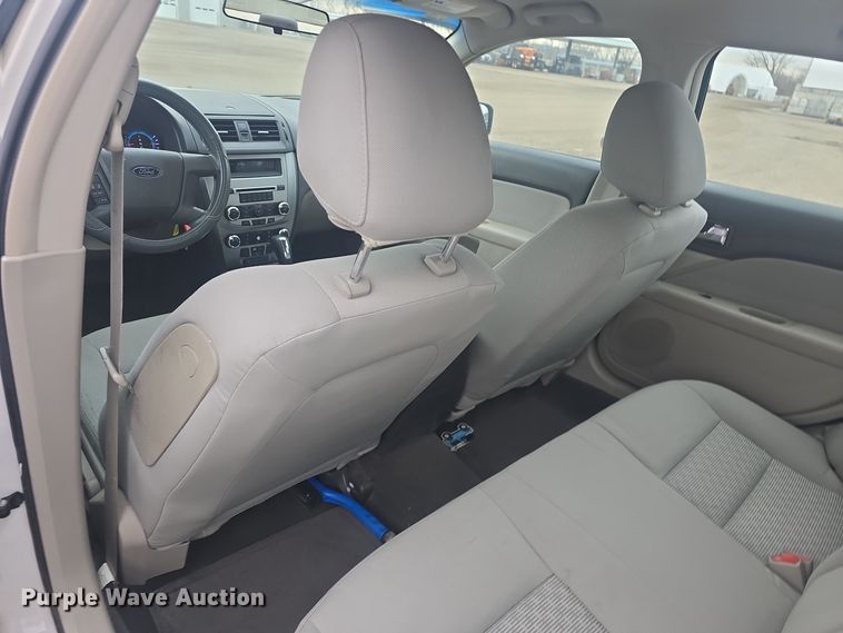 image for item DQ5361 2010 Ford Fusion S 