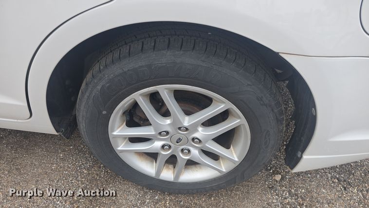 image for item DQ5361 2010 Ford Fusion S 