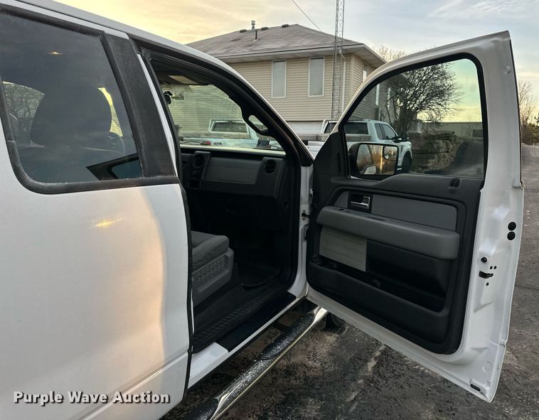 image for item DQ6532 2014 Ford F150 SuperCab pickup truck