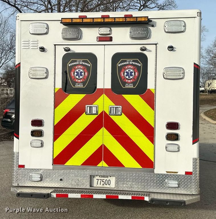 image for item DQ6542 2011 Chevrolet Express G4500 ambulance