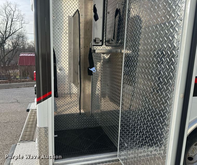 image for item DQ6542 2011 Chevrolet Express G4500 ambulance