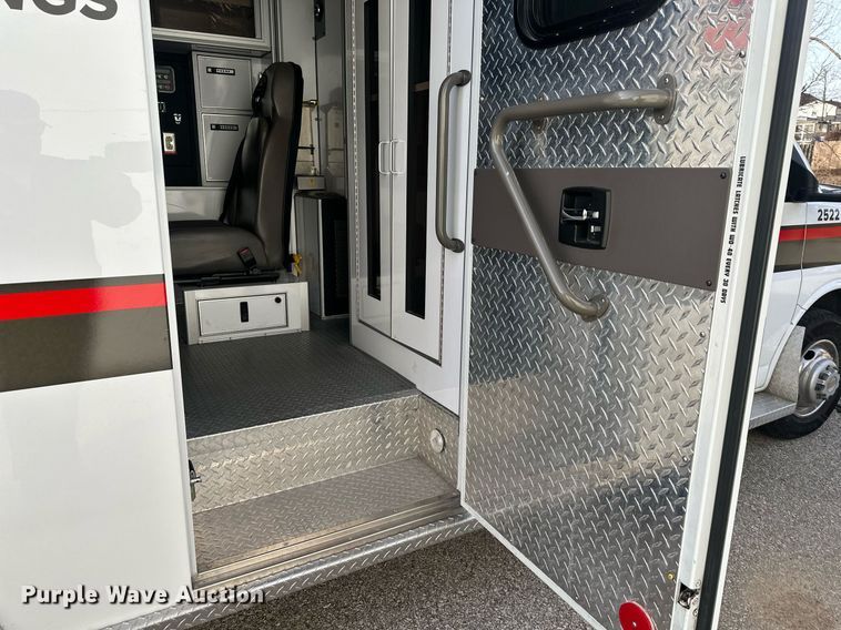 image for item DQ6542 2011 Chevrolet Express G4500 ambulance
