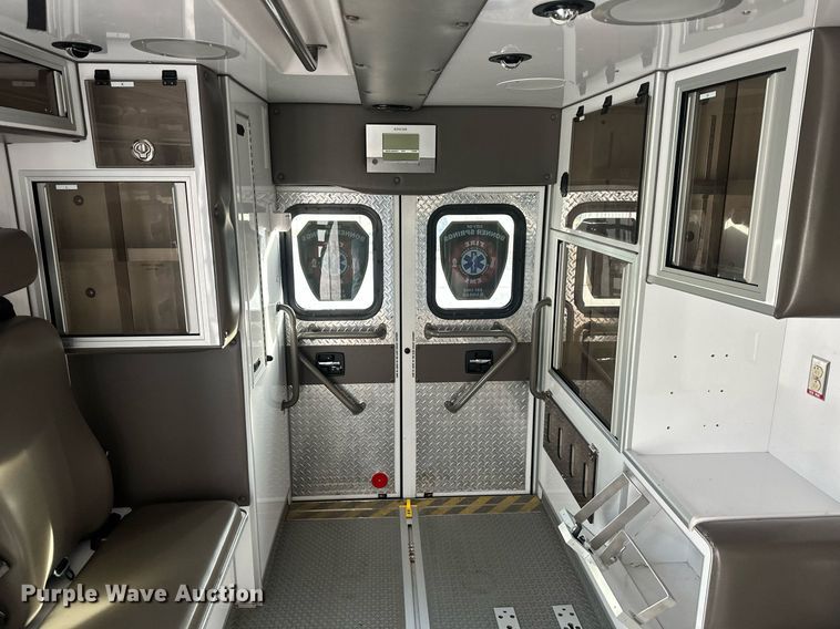 image for item DQ6542 2011 Chevrolet Express G4500 ambulance