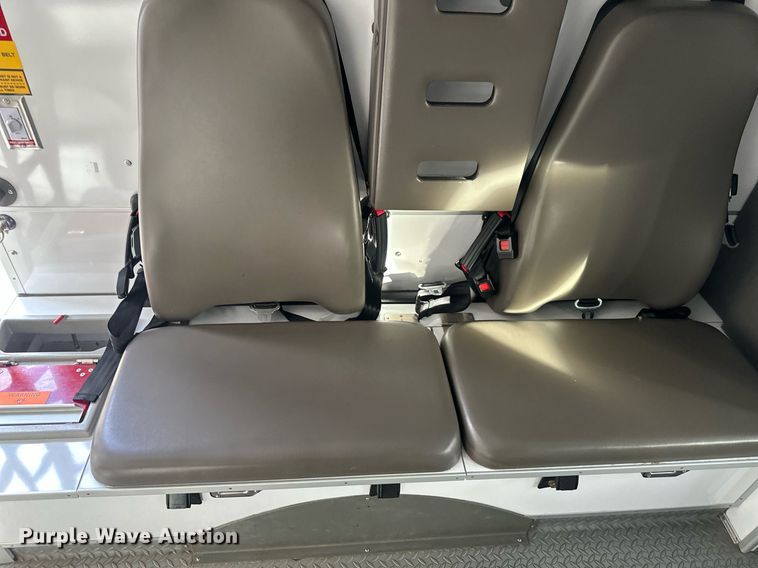 image for item DQ6542 2011 Chevrolet Express G4500 ambulance